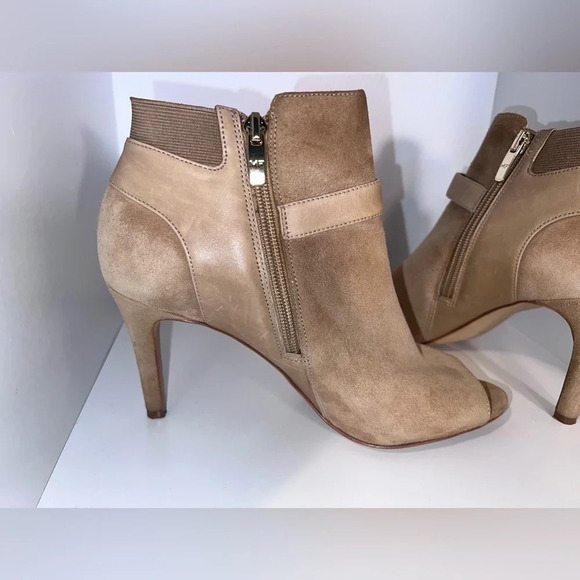 Marc Fisher, 8M, Shimmee Peep Toe Camel Suede Leather Zip/buckle ankle bootie - Picture 2 of 11